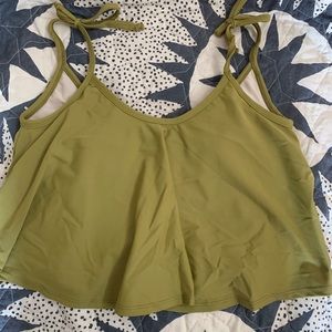 NWOT Large Avocado 🥑Swing Top